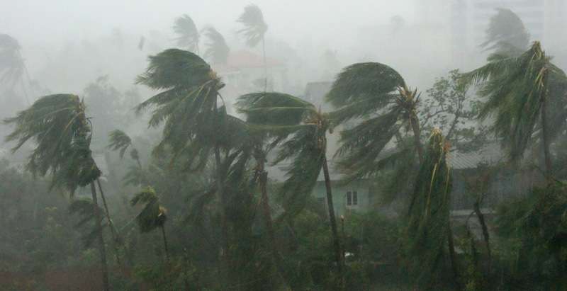 এইমাত্র পাওয়া মিনিটে শতাধিক ঘরবাড়ি বিধ্বস্ত