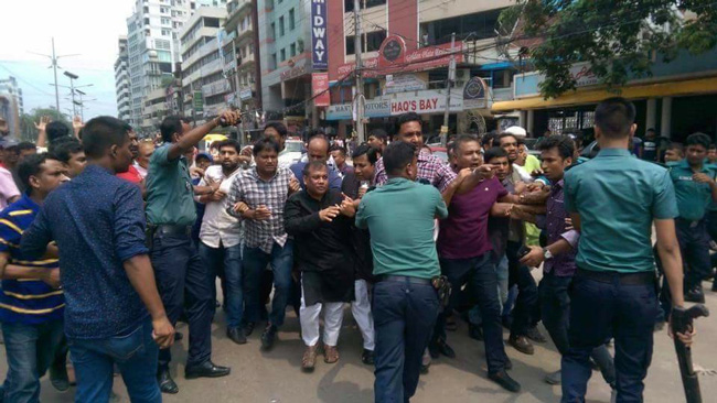 চলছে রাজধানীতে বিএনপির বিক্ষোভ মিছিল, আটক ৫