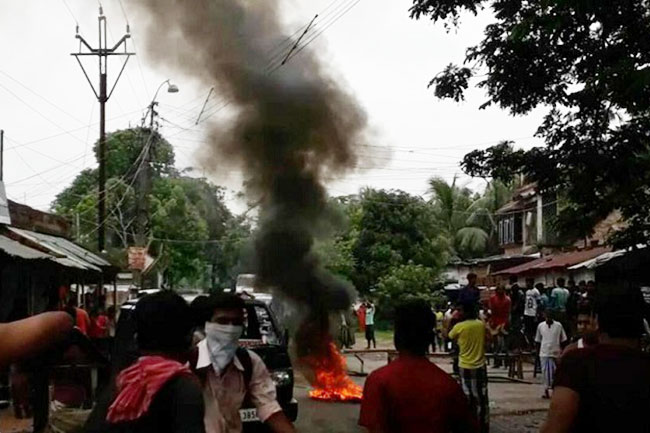 ফেসবুকে পোস্টের জের উত্তেজনা চলছে, ১৪৪ ধারা জারি