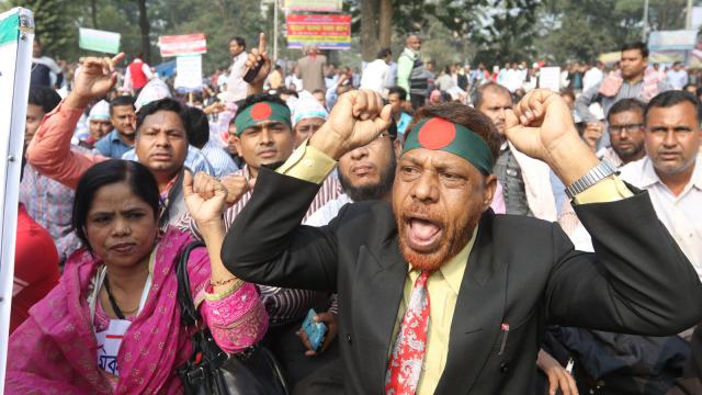 ‘শিক্ষক আর হতে পারলাম না,কেন এমন আক্ষেপ করলেন এই শিক্ষক