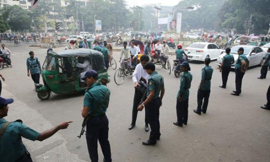 কঠোর নিরাপত্তা জালে ঢাকা