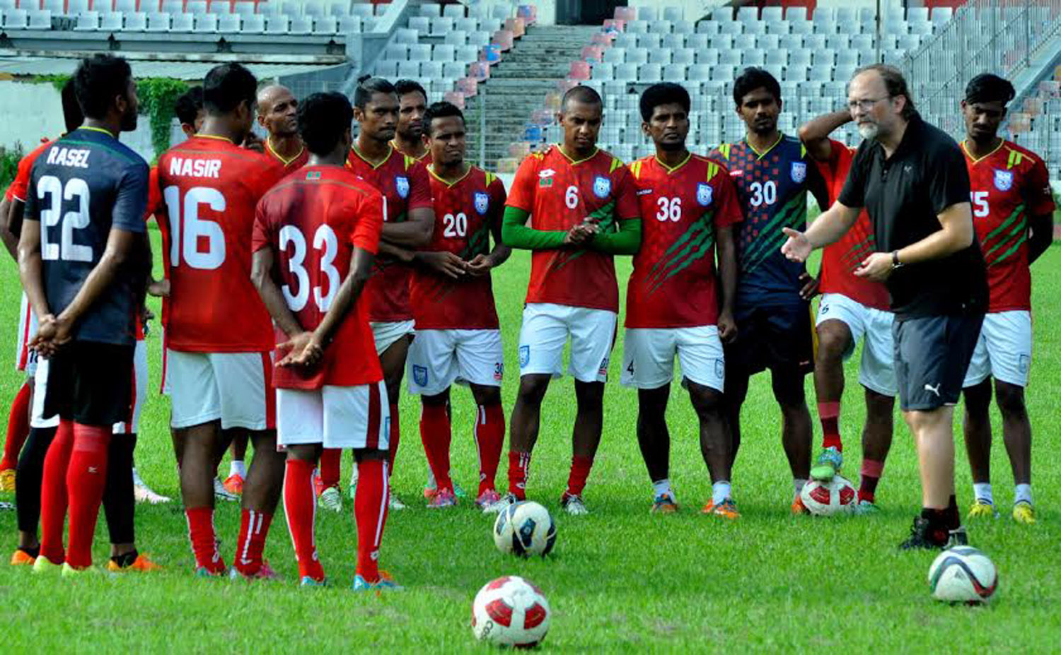 বুধবার কাতার যাচ্ছে বাংলাদেশ ফুটবল দল