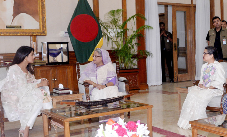 বাংলাদেশের কাছ থেকে বিশ্ববাসীকে যে শিক্ষা নিতে বললেন : প্রিয়াঙ্কা