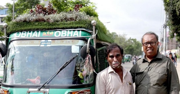 অটোরিকশার ছাদে কৃষিকাজ