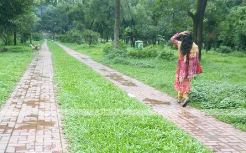 লক্ষ্য হচ্ছে ‘খদ্দের’ খদ্দের যেখানে নিয়ে যায় সেখানেই কাজ করি