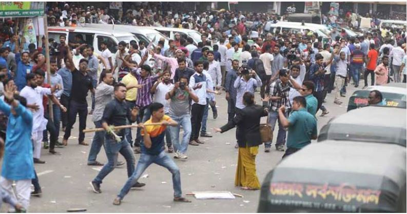 নয়াপল্টনে সংঘর্ষ : ৫ মনোনয়ন প্রত্যাশীসহ রিমান্ডে ৩৮ জন,তারা হলেন