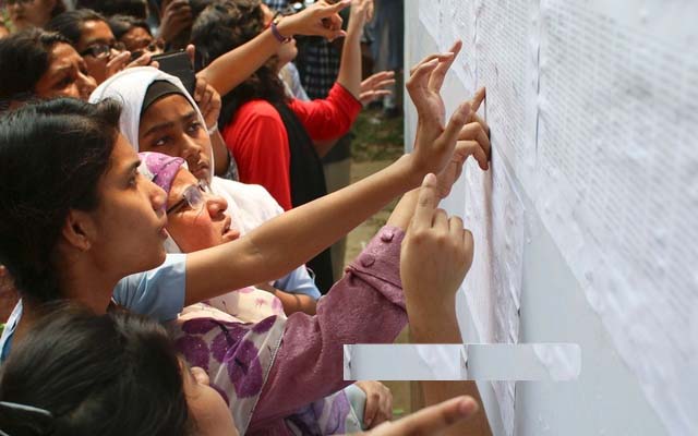 এইচএসসির রুটিনে ‘বিপাকে’ মানবিকের শিক্ষার্থীরা