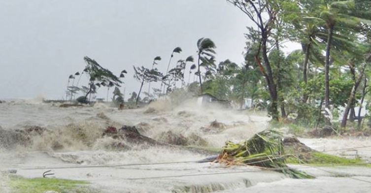 দুর্বল হচ্ছে ফণী কাটছে ঝুঁকি