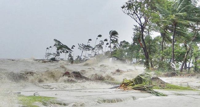 কয়েক ঘন্টার মধ্যেই আঘাত মাত্র ৩১০ কিলোমিটার দূরে ঘূর্ণিঝড় ‘বুলবুল’