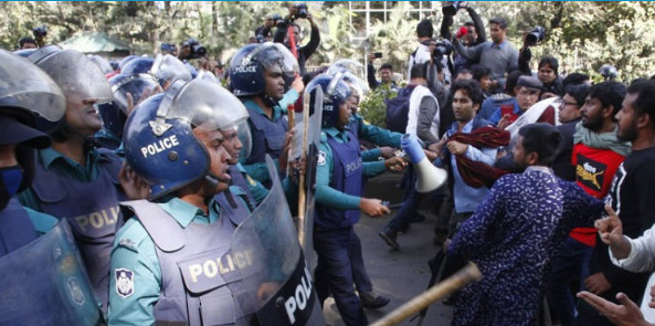 পুলিশ-বাম জোটের সংঘর্ষ: আহত ৩৬