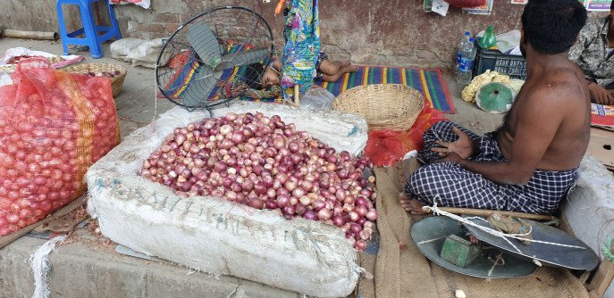 ফের বাড়ছে পেঁয়াজের দাম