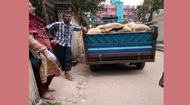 জনপ্রতিনিধির বাসা হয়ে আবারো গুদামে ফিরলো চাল