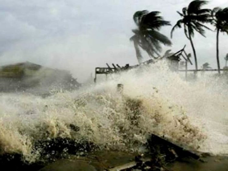 আম্পান: মূল ঝড়টি বেরিয়ে যাবে বাংলাদেশ ঘেঁষে