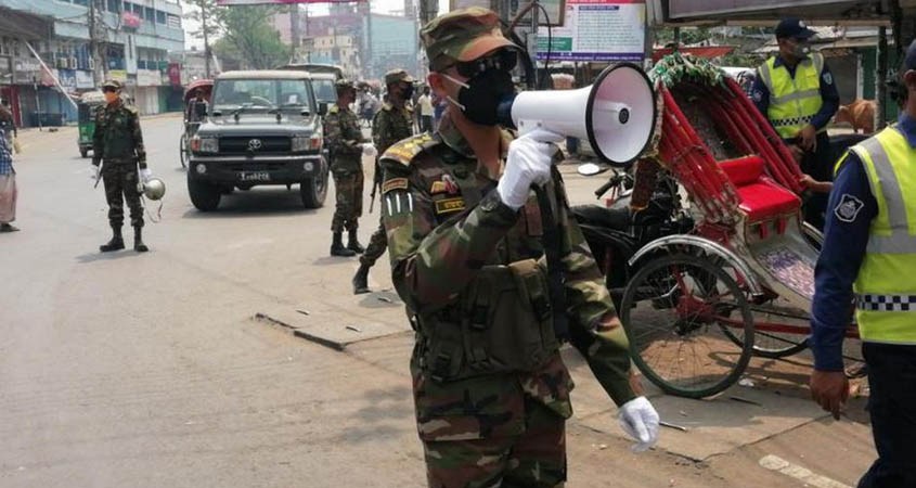 এই শহরে দুপুর ২টার মধ্যে দোকানপাট বন্ধ