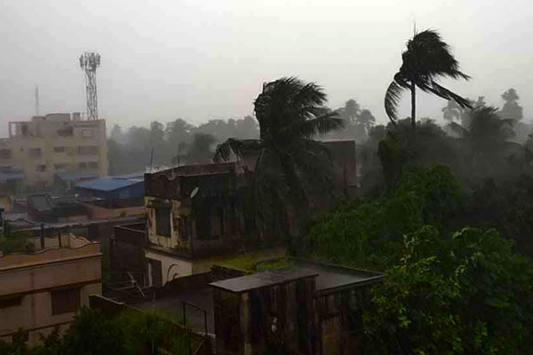 আজ দেশের মোট ২০টি অঞ্চলে ঝড়বৃষ্টির সম্ভাবনা