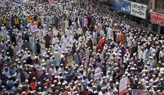 পুলিশের বাধায় ফরাসি দূতাবাস ঘেরাও কর্মসূচি