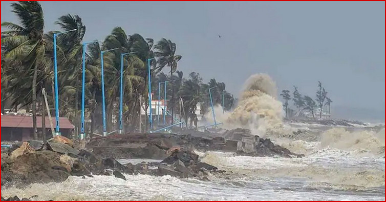 ঘূর্ণিঝড় রেমালের রেশ না কাটতে ঝড় নিয়ে নতুন দুঃসংবাদ