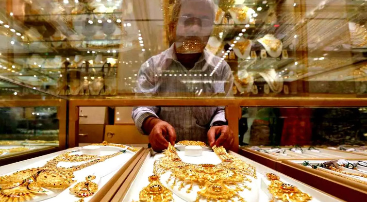 Gold Price : দেশে বাজারে আবারও কমলো সোনার দাম