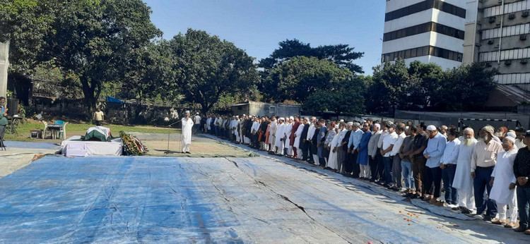 শোক সংবাদ : জানাজা শেষ হলো বাংলাদেশ দলের অধিনায়কের