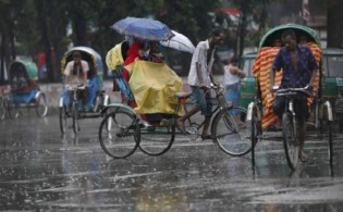 আজ দুপুরের মধ্যে দেশের যেসব জায়গায় বজ্রসহ বৃষ্টি হতে পারে